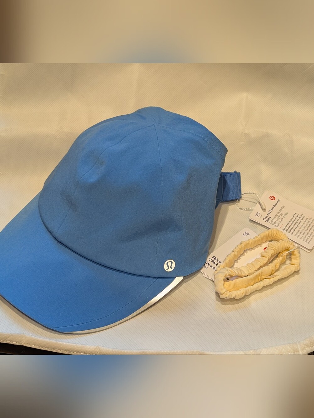 Lululemon Fast and Free Run Hat Ponytail Poolside Blue with 2 Skinny Scrunchies